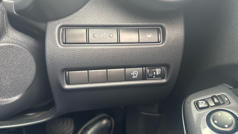 Nissan Juke 1.0 DiG-T 114 N-Connecta 5dr DCT Petrol Hatchback
